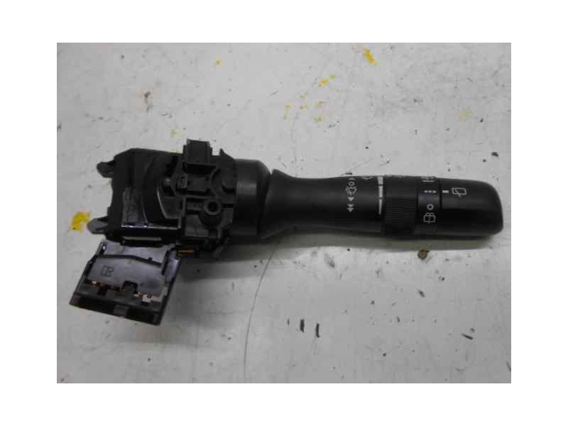 Recambio de mando limpia para toyota auris hybrid active referencia OEM IAM 17F582 02411 
