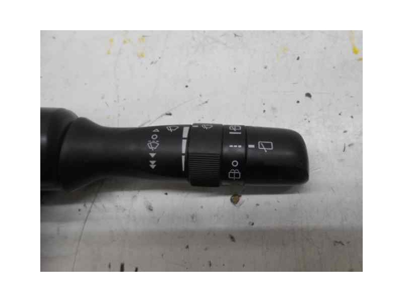 Recambio de mando limpia para toyota auris hybrid active referencia OEM IAM 17F582 02411 