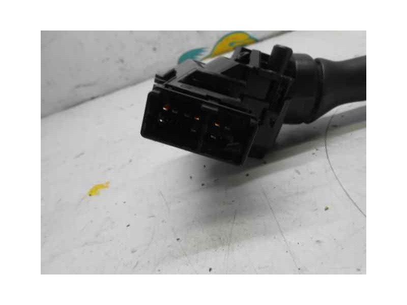 Recambio de mando limpia para toyota auris hybrid active referencia OEM IAM 17F582 02411 