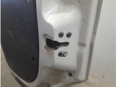 CERRADURA PUERTA CORREDERA DERECHA 52139151 MONTADA EN PUERTA 