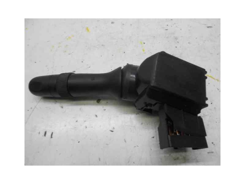 Recambio de mando limpia para toyota auris hybrid active referencia OEM IAM 17F582 02411 