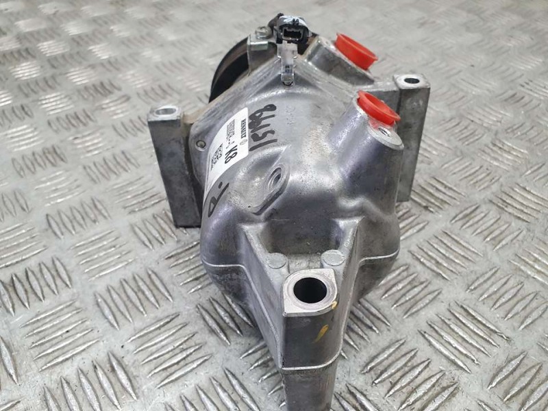 Recambio de compresor aire acondicionado para renault express van referencia OEM IAM 926008942R  