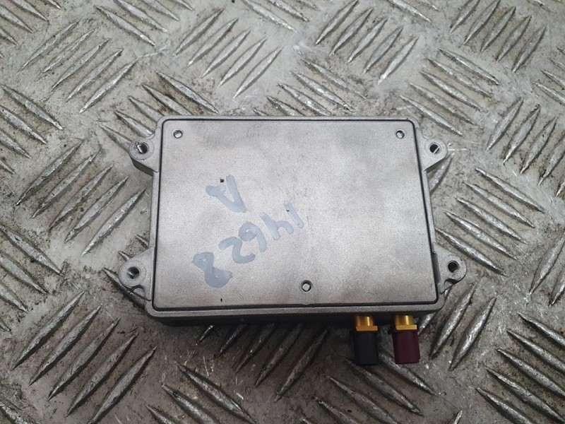 Recambio de amplificador antena para audi a4 ber. (b8) básico quattro referencia OEM IAM 8J0035456  