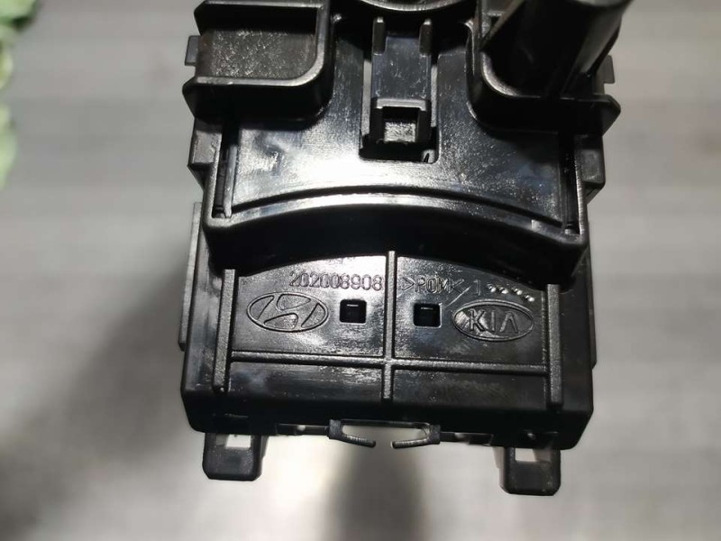 Recambio de mando limpia para kia rio concept referencia OEM IAM 202008908  