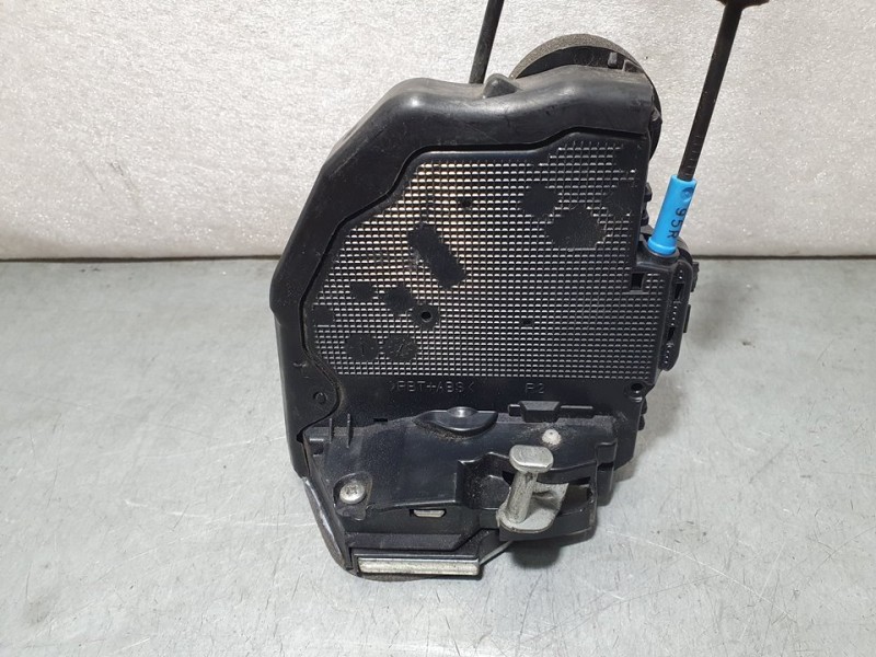 Recambio de cerradura puerta trasera derecha para toyota land cruiser (j15) vx referencia OEM IAM SIN REF  4 PINES