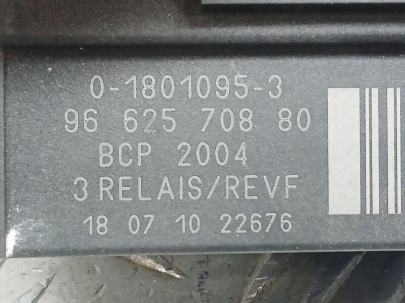 Recambio de caja precalentamiento para peugeot 308 sw allure referencia OEM IAM 9662570880  018010953