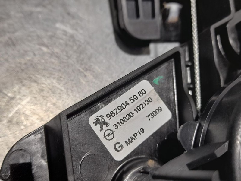 Recambio de elevalunas trasero izquierdo para peugeot 208 (p2) active referencia OEM IAM 9829045980 6 PINS ELECTRICO