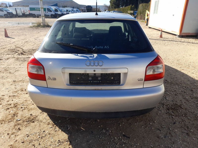audi a3 (8l1) del año 2000