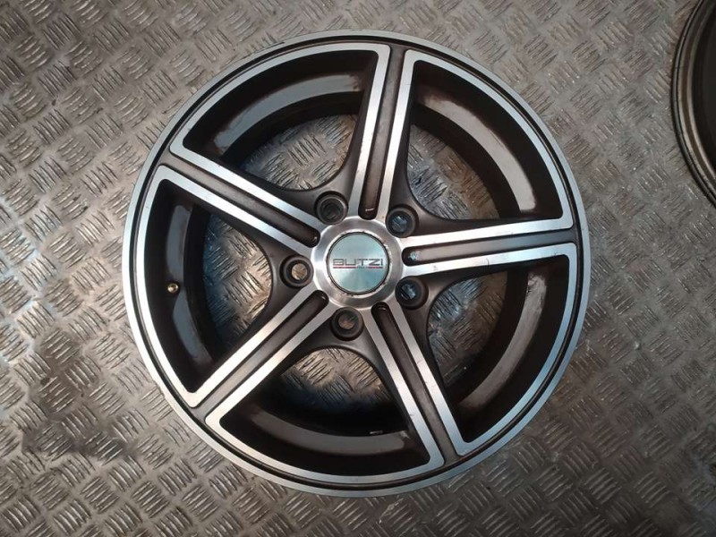 Recambio de juego llantas aluminio para kia soul diva referencia OEM IAM 6.5X15 5 TORN ET40 ALUMINIO 