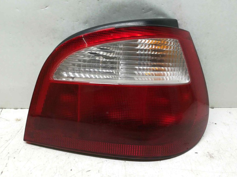 Recambio de piloto trasero derecho para renault megane i berlina hatchback (ba0) 1.4e rl referencia OEM IAM   