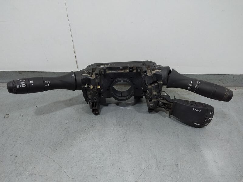 Recambio de mando luces y limpia para renault express van referencia OEM IAM 255671844r  
