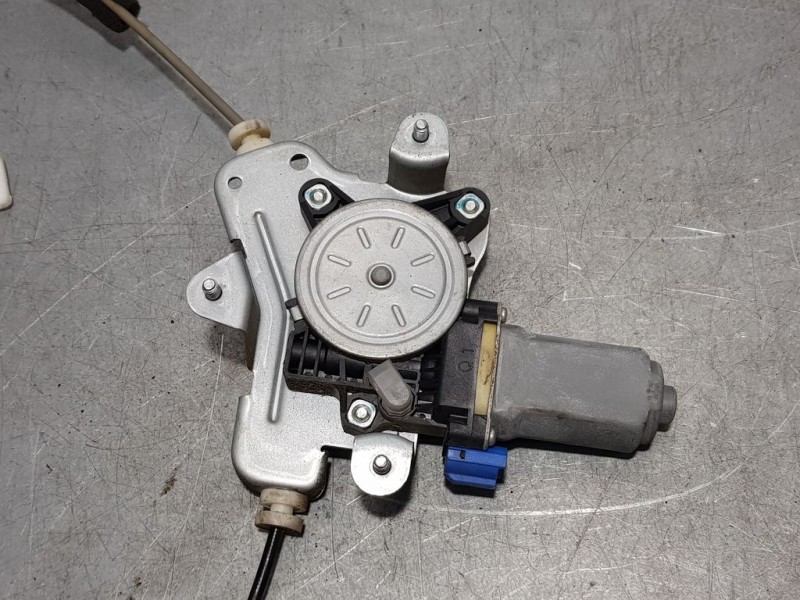 Recambio de elevalunas delantero derecho para chevrolet captiva 2.0 vcdi lt referencia OEM IAM 96627080 A00115680005 DONGYANG EL