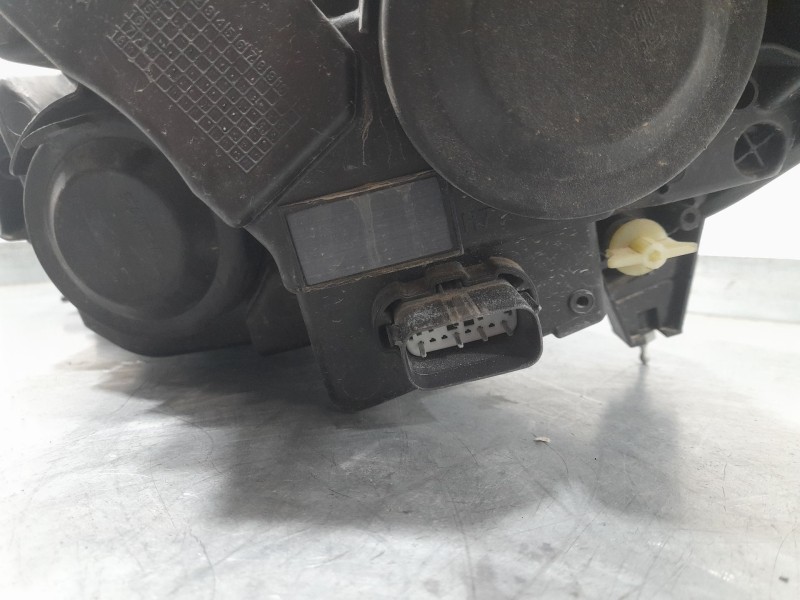 Recambio de faro derecho para ford transit courier b460 furgoneta/monovolumen 1.5 tdci referencia OEM IAM ET7613W029AM  