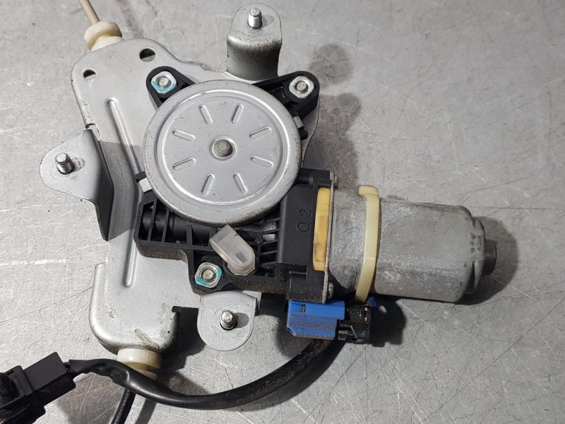 Recambio de elevalunas trasero derecho para chevrolet captiva 2.0 vcdi lt referencia OEM IAM   ELÉCTRICO