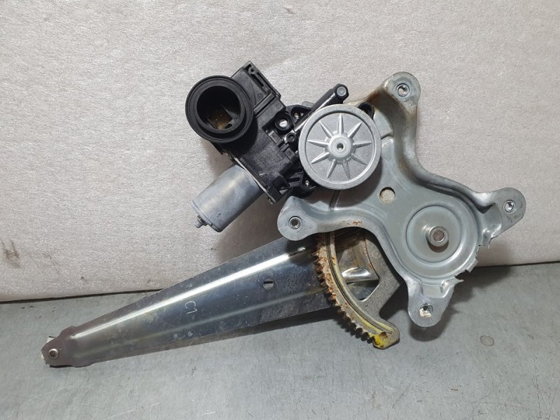 Recambio de elevalunas trasero derecho para toyota land cruiser (j15) vx referencia OEM IAM SIN REF  7 PINES