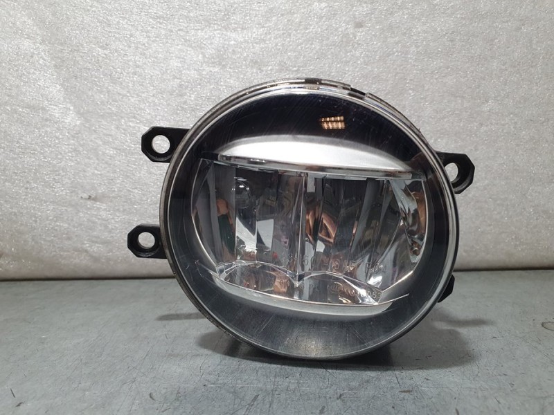 Recambio de faro antiniebla derecho para toyota land cruiser (j15) vx referencia OEM IAM E1313794R  