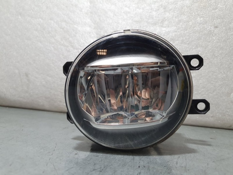 Recambio de faro antiniebla izquierdo para toyota land cruiser (j15) vx referencia OEM IAM E1313794L  