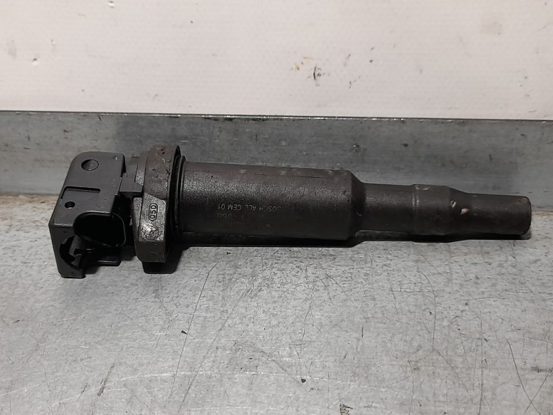 Recambio de bobina encendido para peugeot 3008 confort referencia OEM IAM 864768901 0221504470 BOSCH