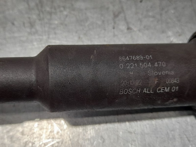 Recambio de bobina encendido para peugeot 3008 confort referencia OEM IAM 864768901 0221504470 BOSCH