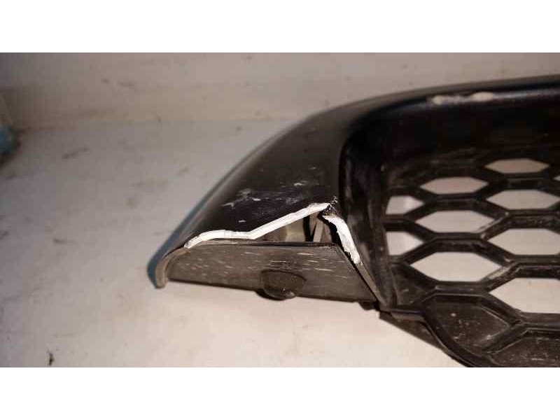 Recambio de rejilla delantera para hyundai santa fe (sm) 2.0 gls crdi 4x4 referencia OEM IAM   TOCADA