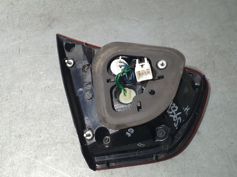 Recambio de piloto trasero derecho para kia rio concept referencia OEM IAM 924041W200  INTERIOR