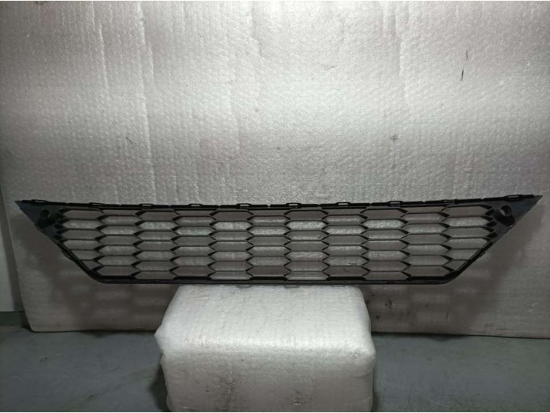 Recambio de rejilla delantera para seat leon (5f1) fr referencia OEM IAM 5F0853667J  INFERIOR FAURECIA