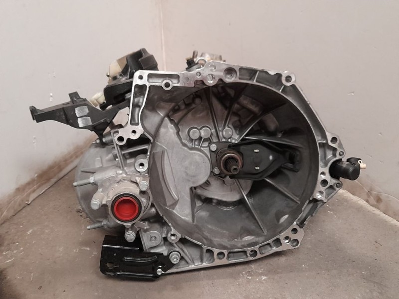 Recambio de caja cambios para peugeot rifter acristalada referencia OEM IAM 20V260 1243293 6VELOCIDADES