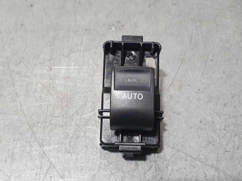 Recambio de mando elevalunas trasero derecho para toyota land cruiser (j15) vx referencia OEM IAM 0860A83  