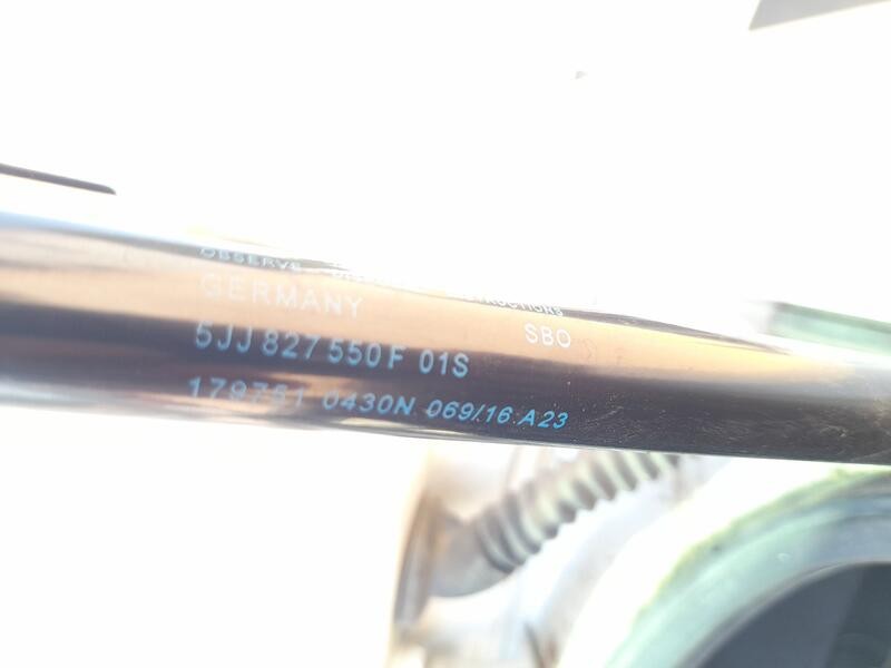 Recambio de amortiguadores maletero / porton para skoda rapid spaceback (nh1) 1.2 tsi referencia OEM IAM 5JJ827550F  