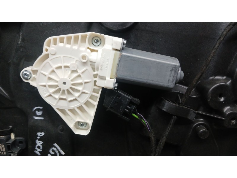 Recambio de elevalunas delantero derecho para mercedes-benz cla (w117) cla 200 referencia OEM IAM A1177200279 ELECTRICO 6 PINS 