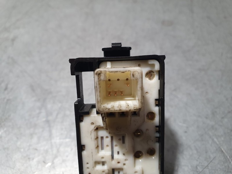 Recambio de mando elevalunas trasero izquierdo para toyota land cruiser (j15) vx referencia OEM IAM 0860A83  