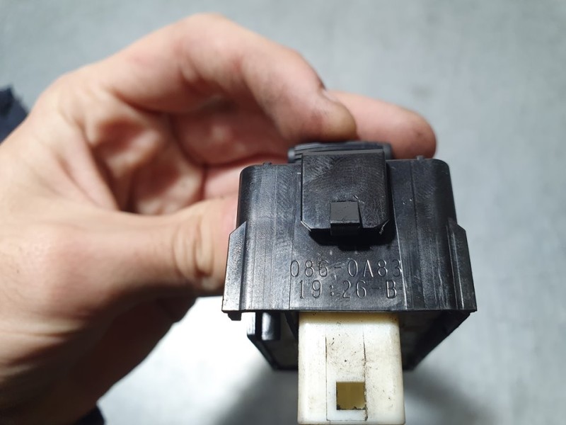 Recambio de mando elevalunas trasero izquierdo para toyota land cruiser (j15) vx referencia OEM IAM 0860A83  