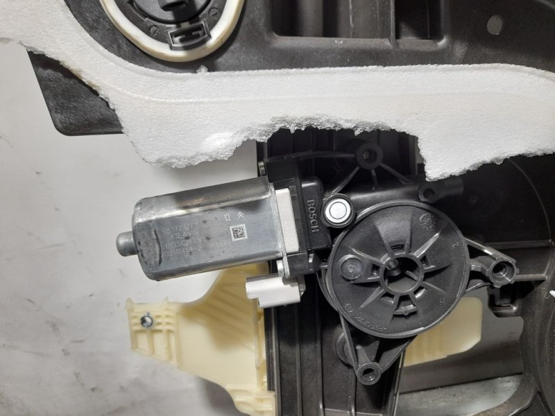 Recambio de elevalunas delantero izquierdo para peugeot rifter acristalada referencia OEM IAM 9817212180  ELECTRICO 2 PINES