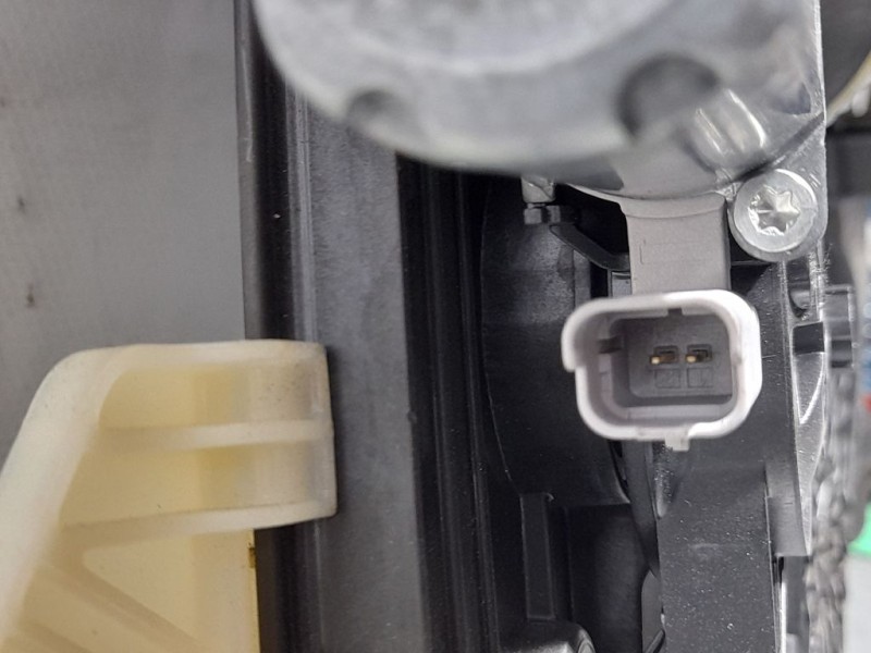 Recambio de elevalunas delantero izquierdo para peugeot rifter acristalada referencia OEM IAM 9817212180  ELECTRICO 2 PINES