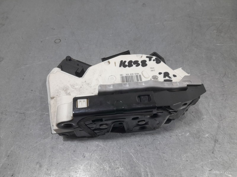 Recambio de cerradura puerta trasera derecha para skoda rapid spaceback (nh1) 1.2 tsi referencia OEM IAM 06E5E0839016A  