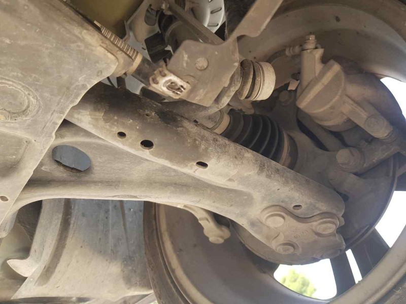 Recambio de brazo suspension inferior delantero izquierdo para peugeot 308 allure referencia OEM IAM 9820381680  