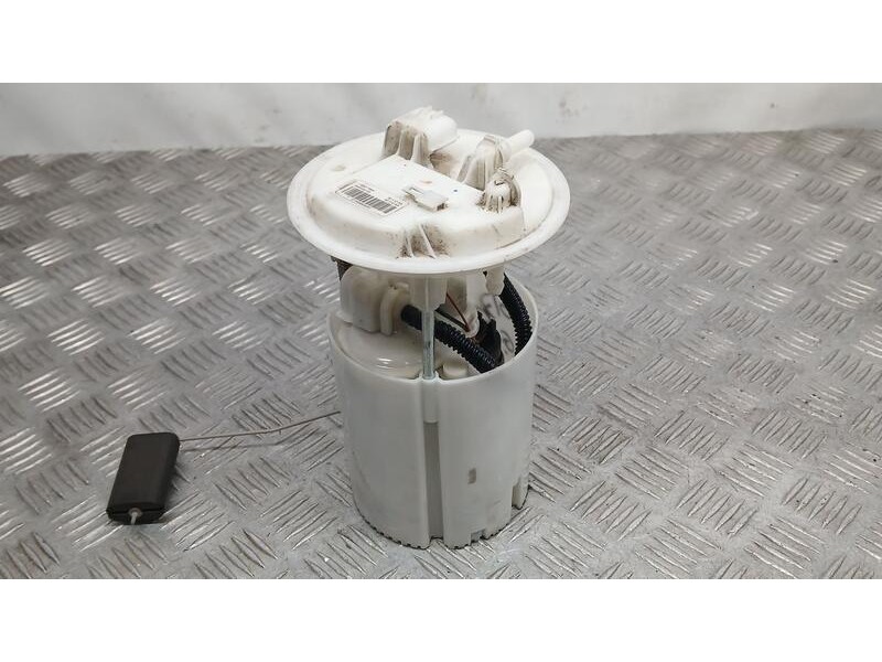 Recambio de aforador para renault megane iii berlina 5 p limited referencia OEM IAM 172021706R  0580200148