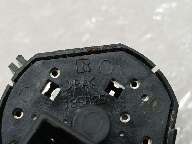 Recambio de interruptor para toyota land cruiser (j15) gx referencia OEM IAM 135625  MANDO DEL BLOQUEO DIFERENCIA