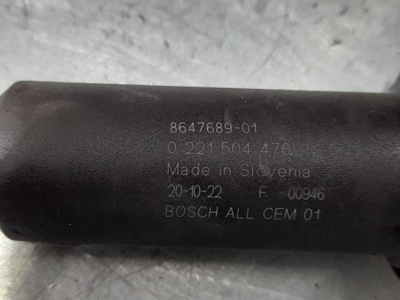 Recambio de bobina encendido para peugeot 3008 confort referencia OEM IAM 864768901 0221504470 BOSCH