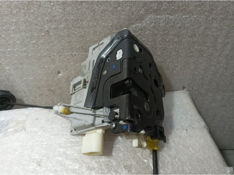 Recambio de cerradura puerta delantera derecha para audi a4 ber. (b8) básico referencia OEM IAM 8J1837016A  ELECTRICA 7 PINS