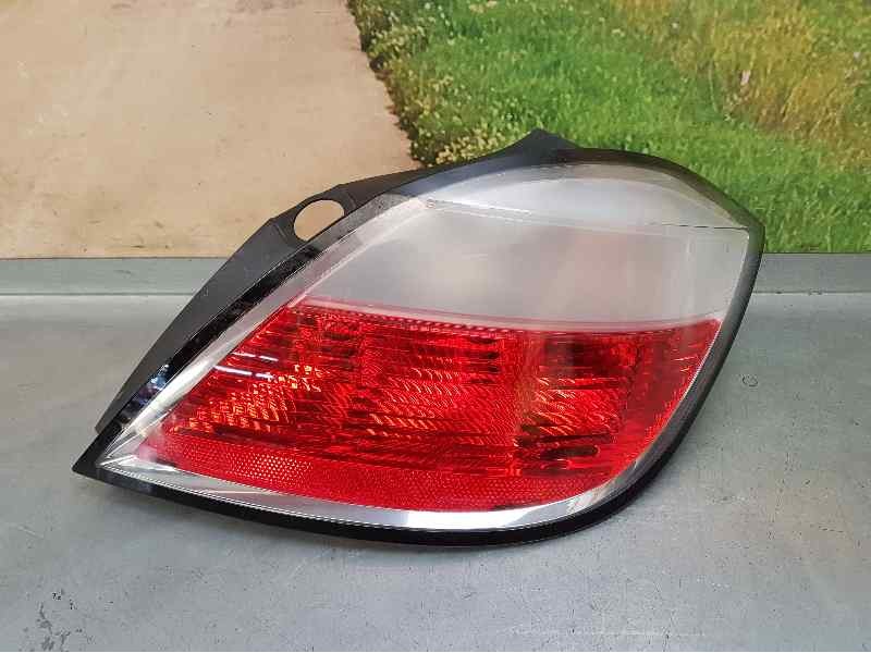 Recambio de piloto trasero derecho para opel astra h berlina cosmo referencia OEM IAM   UN POCO ROZADO