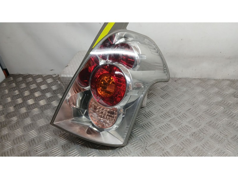 Recambio de piloto trasero derecho para toyota corolla verso (zer_, zze12_, r1_) 2.2 d-4d (aur10_) referencia OEM IAM 815510F020