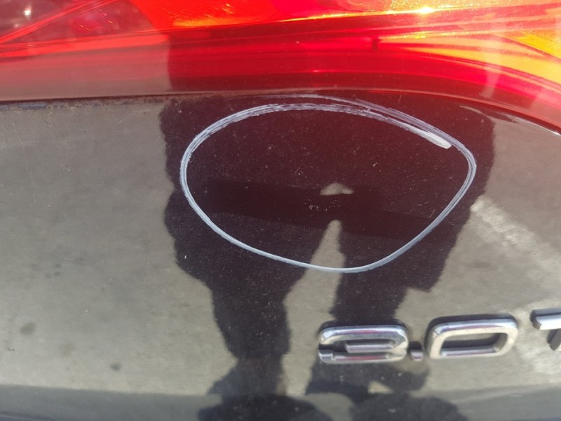 Recambio de porton trasero para audi q7 (4l) 3.0 tdi referencia OEM IAM 4L0827023  TOCADO