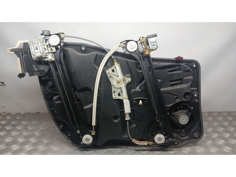 Recambio de elevalunas delantero derecho para mercedes-benz cla (w117) cla 200 referencia OEM IAM A1177200279 ELECTRICO 6 PINS 
