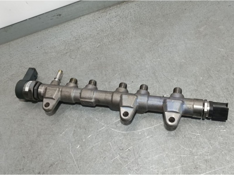 Recambio de rampa inyectora para bmw serie x1 (f48) 2.0 16v turbodiesel referencia OEM IAM 851415402 0445214315 BOSCH