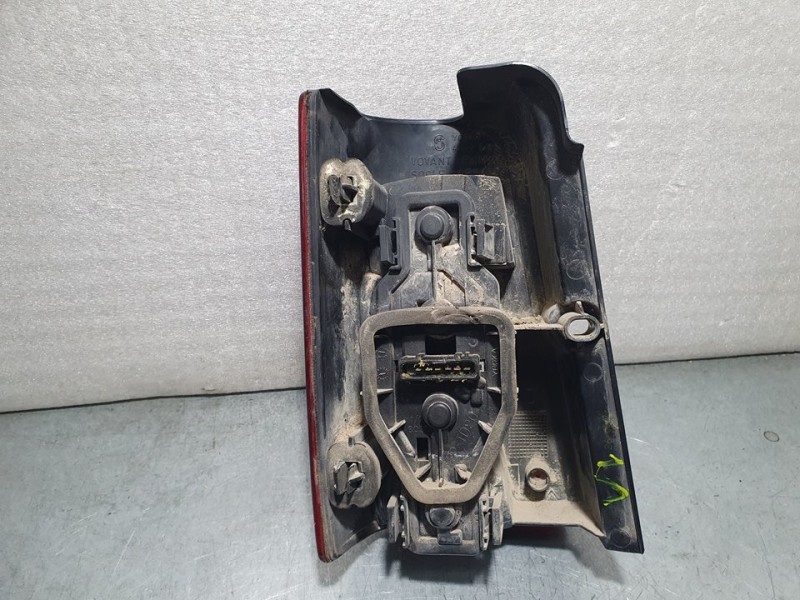 Recambio de piloto trasero derecho para citroën berlingo 1.9 d sx familiar referencia OEM IAM SIN REF  TOCADO