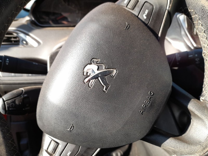 Recambio de kit airbag para peugeot 208 i (ca_, cc_) 1.4 hdi referencia OEM IAM  C/SALPICADERO Y PRETENSORES 