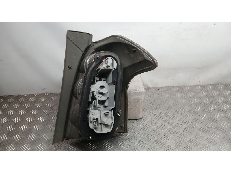 Recambio de piloto trasero izquierdo para toyota corolla verso (zer_, zze12_, r1_) 2.2 d-4d (aur10_) referencia OEM IAM 815610F0