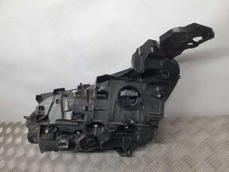 Recambio de faro derecho para peugeot 3008 gt line referencia OEM IAM 9836230580 89914260 VALEO