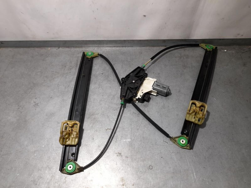 Recambio de elevalunas delantero izquierdo para audi a4 ber. (b8) básico referencia OEM IAM 8K0837461  ELECTRICO